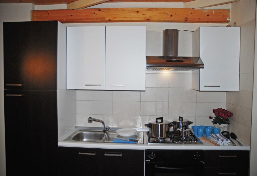 Brezzolina Apartment With Parking Bitonto Exteriör bild