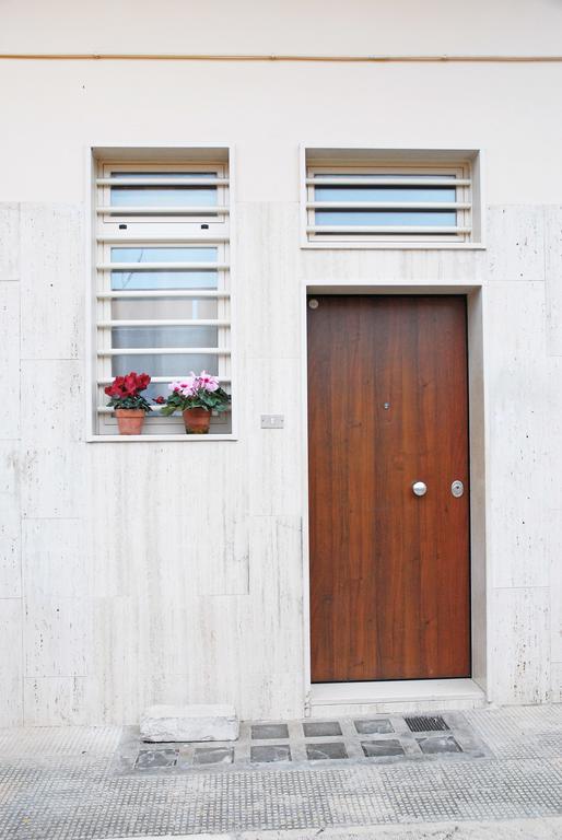 Brezzolina Apartment With Parking Bitonto Exteriör bild