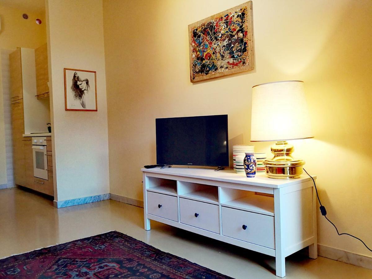 Brezzolina Apartment With Parking Bitonto Exteriör bild